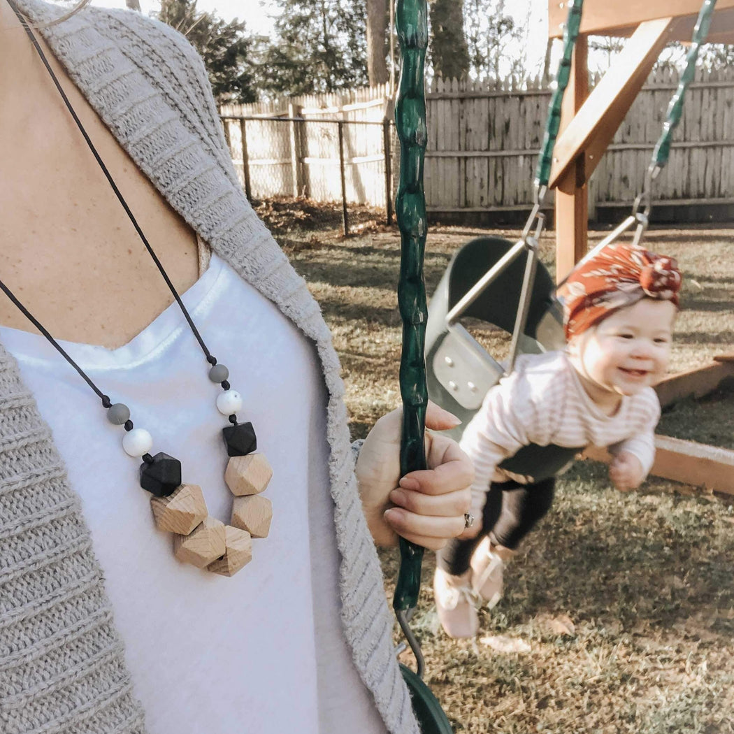teething necklace Jessa in smore with baby
